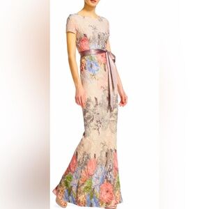 Adrianna Papell Short Sleeve Matelassé Floral Jacquard Column Gown